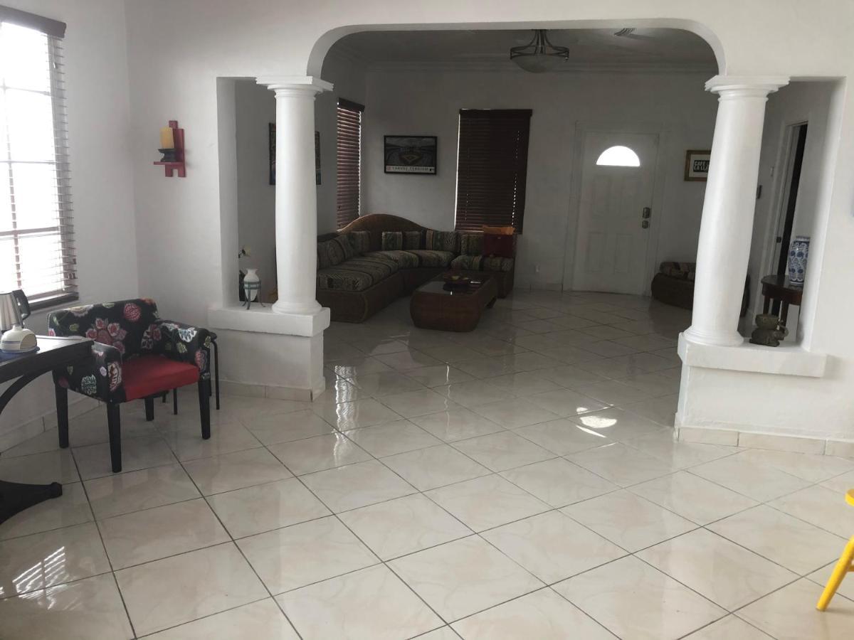 Private Suite Next To Calle Ocho ميامي المظهر الخارجي الصورة