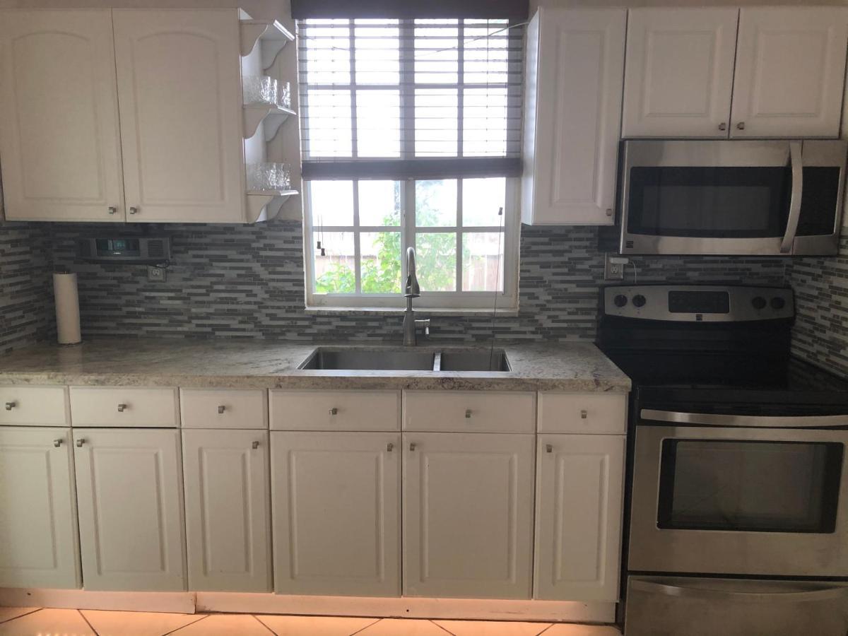 Private Suite Next To Calle Ocho ميامي المظهر الخارجي الصورة