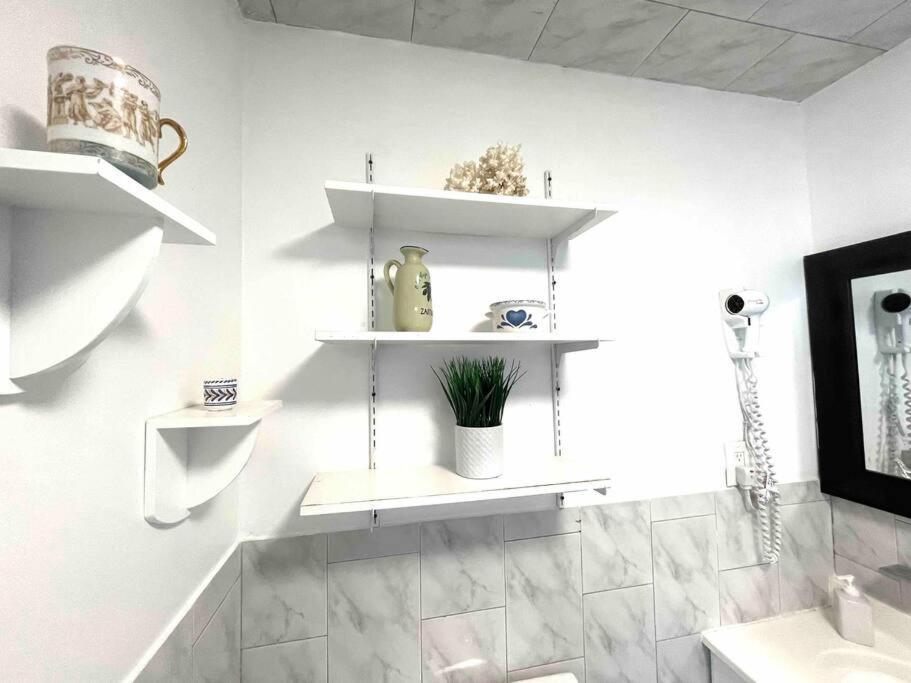 Private Suite Next To Calle Ocho ميامي المظهر الخارجي الصورة