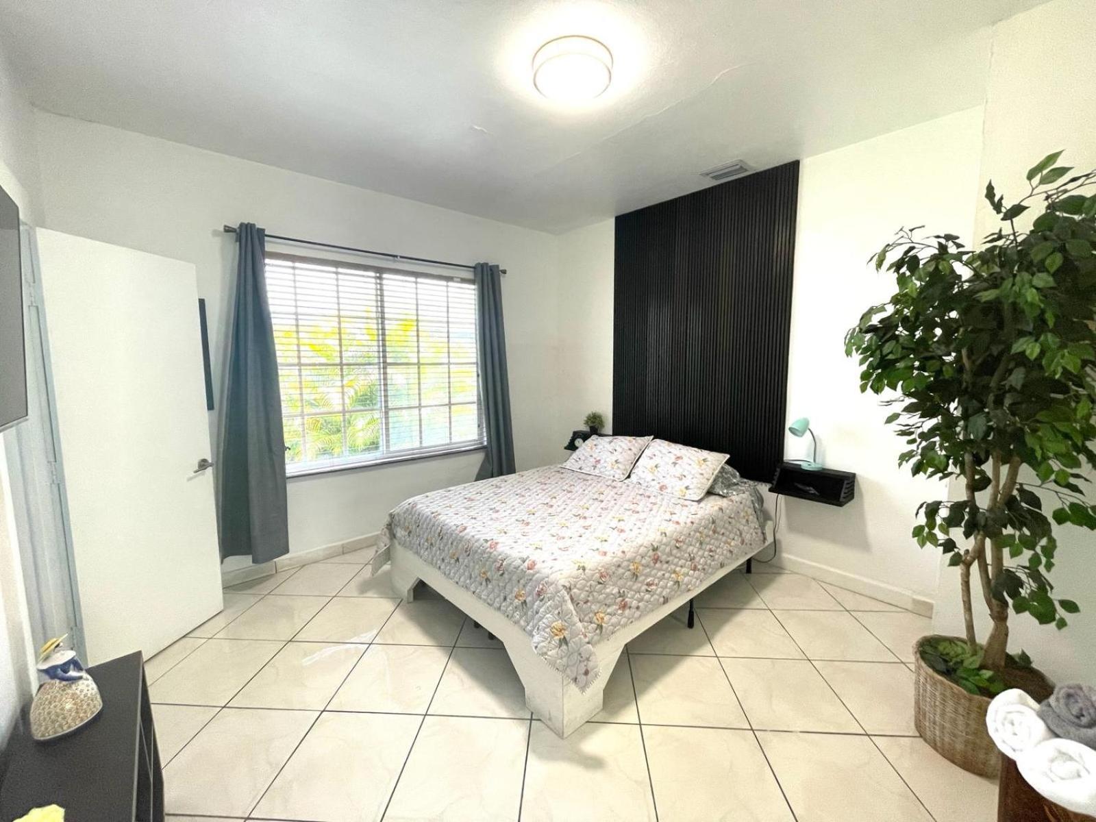 Private Suite Next To Calle Ocho ميامي المظهر الخارجي الصورة