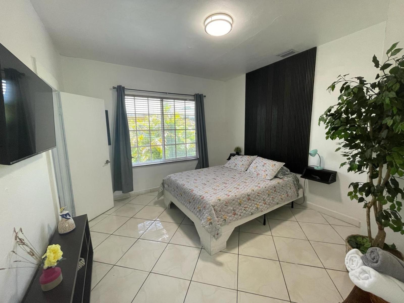 Private Suite Next To Calle Ocho ميامي المظهر الخارجي الصورة